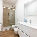Guesthost - Chic Flat Near Center بارما