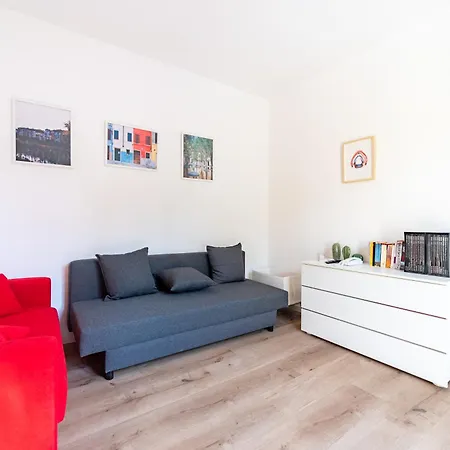 Chic Flat Near Center Apartment