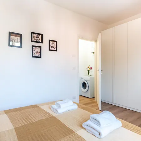 Apartment Guesthost - Chic Flat Near Center Parma
