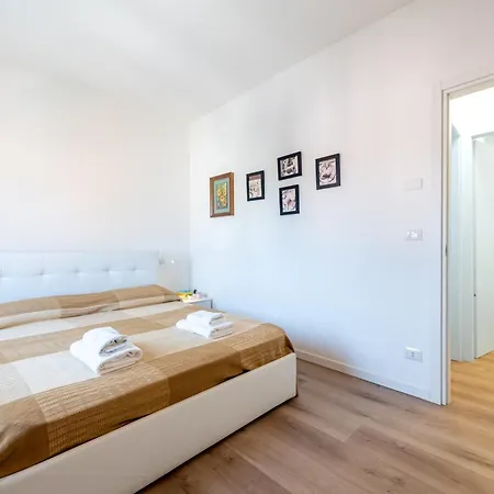 Chic Flat Near Center Parma