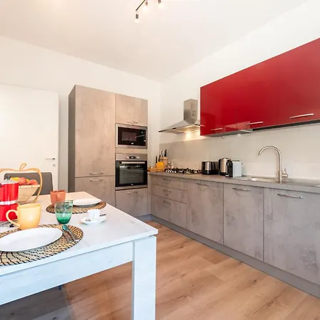 Apartment Guesthost - Chic Flat Near Center Parma