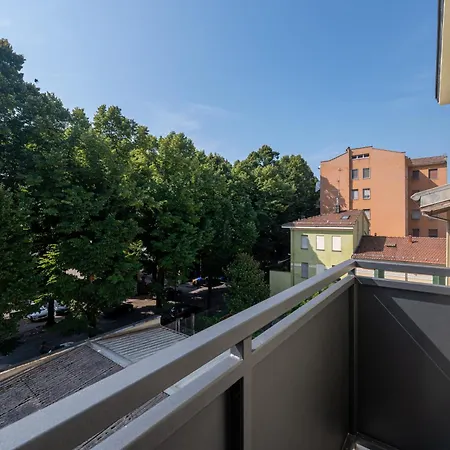 Chic Flat Near Center