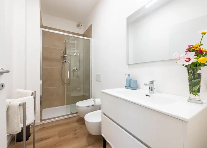 Guesthost - Chic Flat Near Center Parma