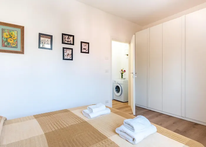 Апартаменты Guesthost - Chic Flat Near Center Парма